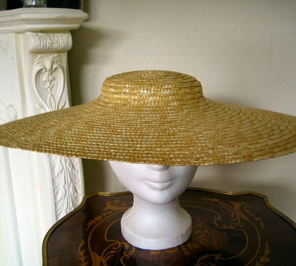 Low Crown Bergère natural 18th Century