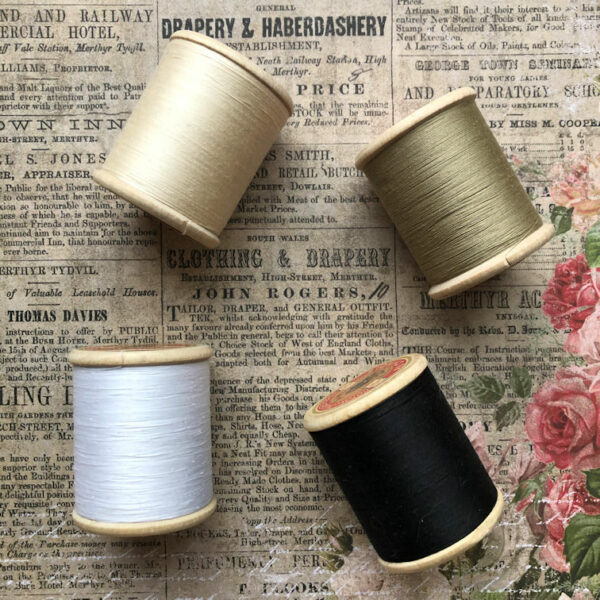 Fil au Chinois Egyptian Cotton Thread on Wooden Spools