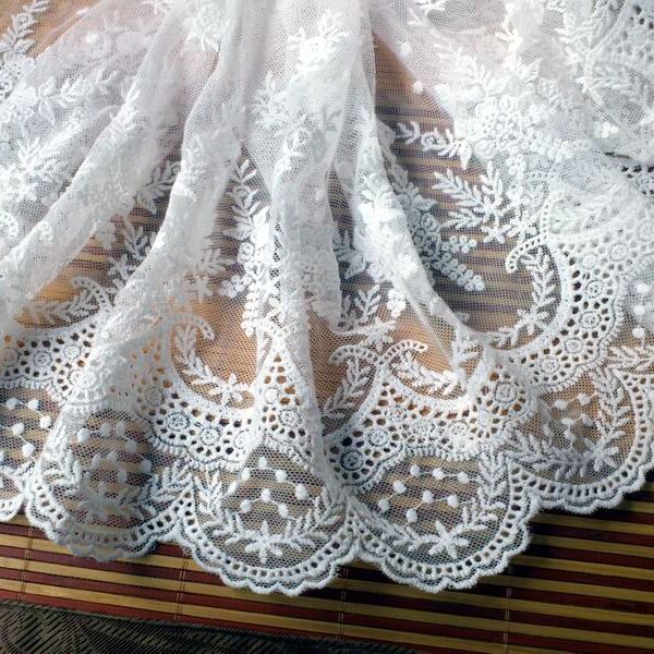 Embroidered Tulle Lace Guirlande